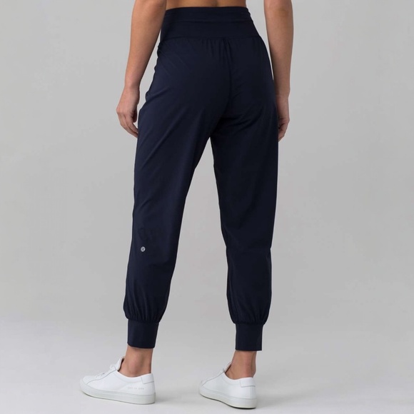 LULULEMON  Women’s Sun Setter Jogger Pants in Midnight Navy Blue Size 4 - Picture 1 of 8